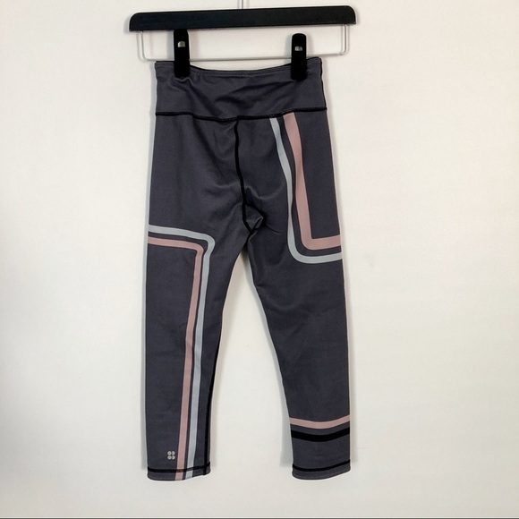 SWEATY BETTY Double Duty Reversible Crop Leggings - Picture 4 of 11